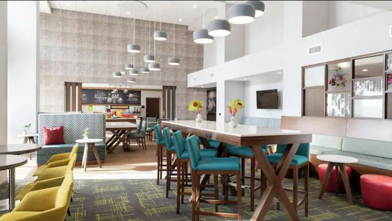 Hampton Inn Newark Airport - Restoran