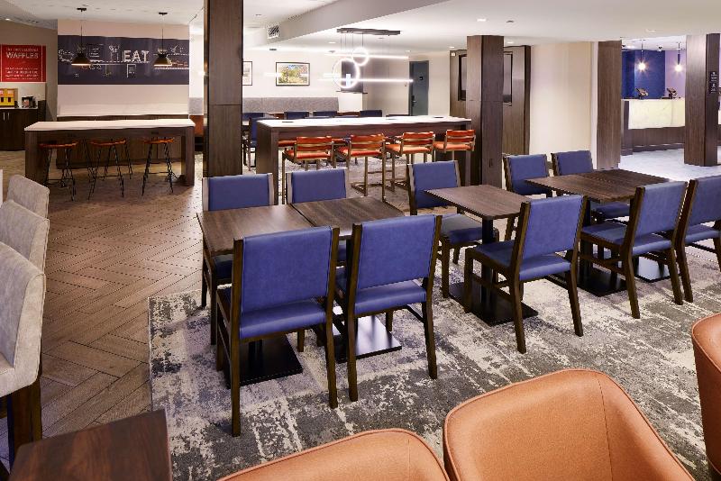Hampton Inn Newark Airport - Restoran