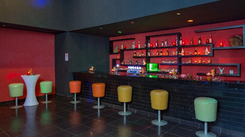 Royal Dragon Hotel - Bar