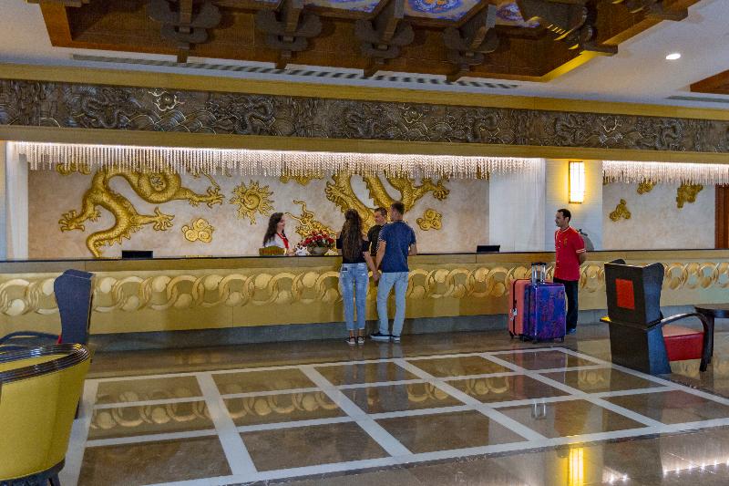 Royal Dragon Hotel - Lobi