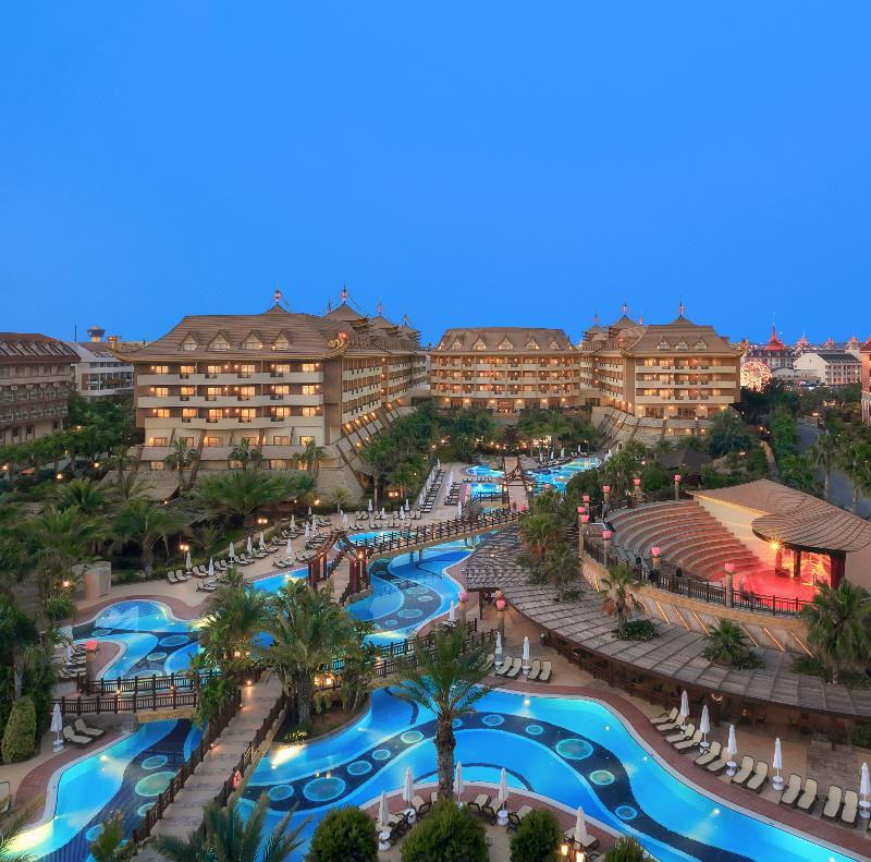 Royal Dragon Hotel - Genel