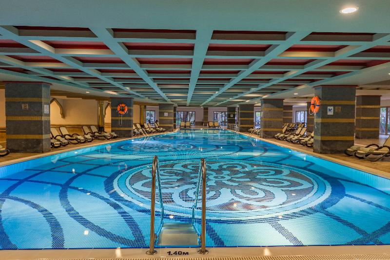 Royal Dragon Hotel - Havuz