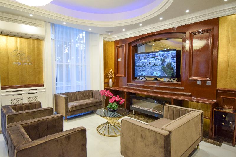 Pembridge Palace Hotel - Lobi