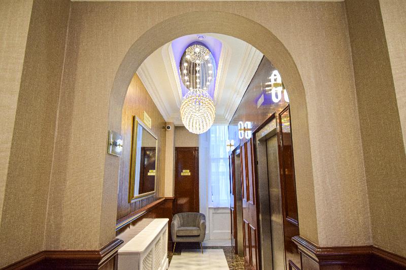 Pembridge Palace Hotel - Lobi