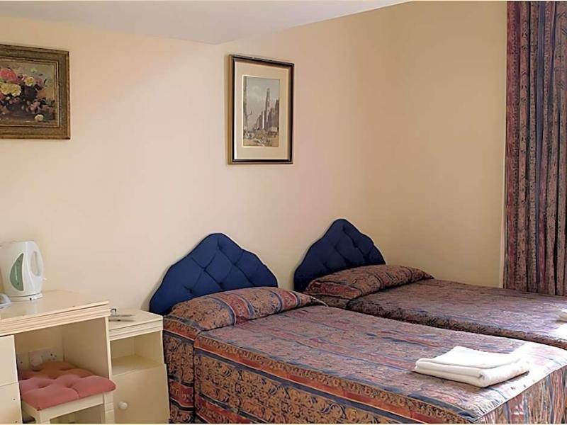 Palace Court - Genel