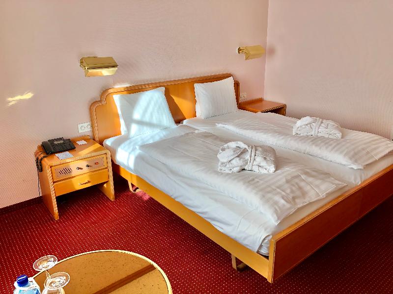 Thermal Htls & Walliser Alpentherme Leukerbad - Oda