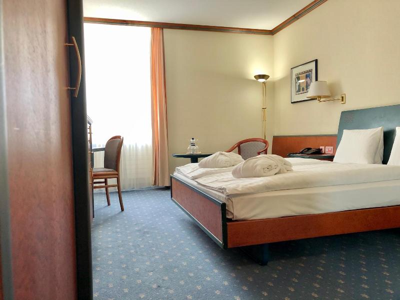 Thermal Htls & Walliser Alpentherme Leukerbad - Oda