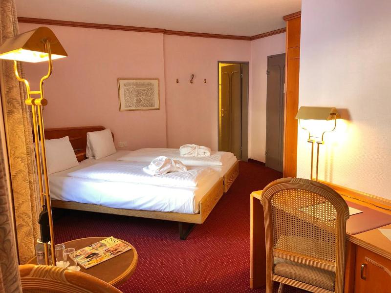 Thermal Htls & Walliser Alpentherme Leukerbad - Oda