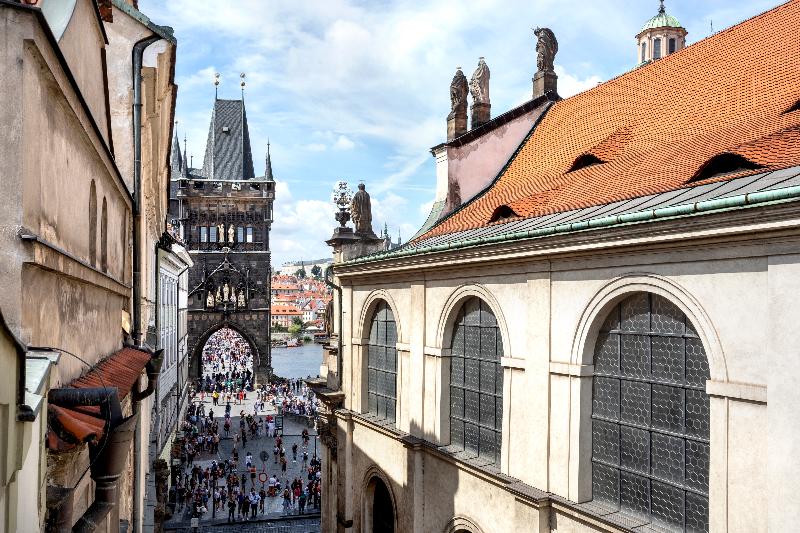 Hotel U Zlatého Stromu Prague by BHG - Genel