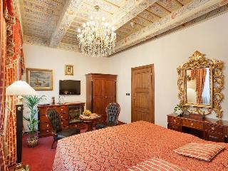 Hotel U Zlatého Stromu Prague by BHG fotoÄŸrafÄ±