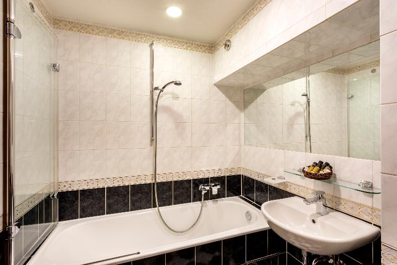 Hotel U Zlatého Stromu Prague by BHG - Oda
