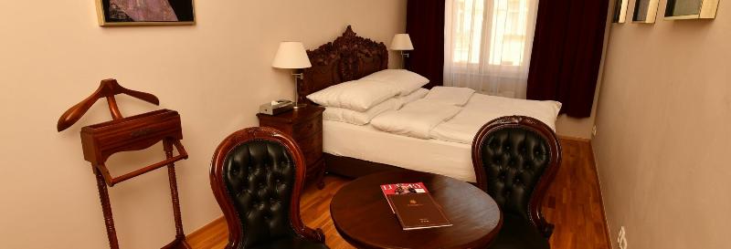 Hotel U Zlatého Stromu Prague by BHG - Oda