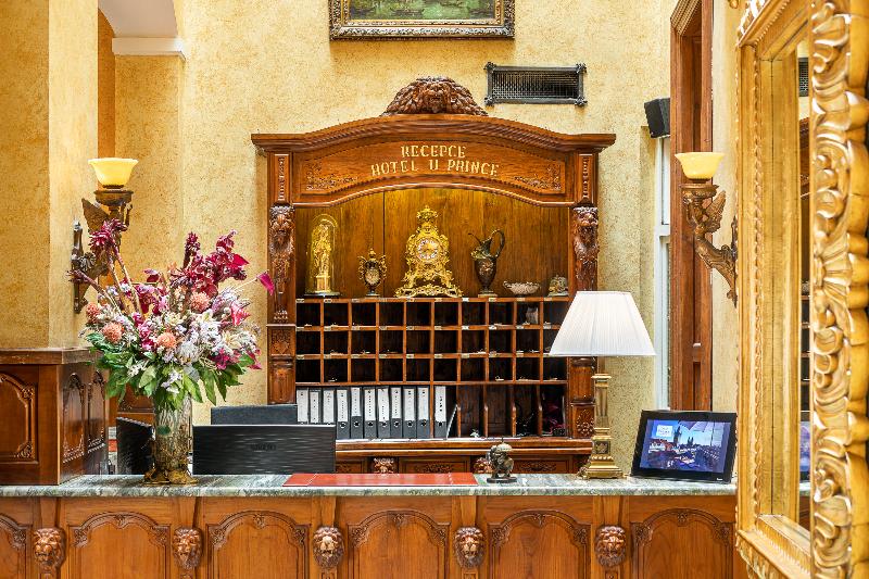 Hotel U Prince Prague by BHG - Lobi