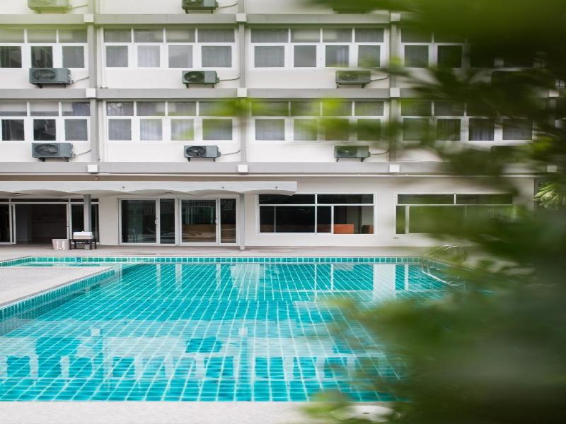 Oasis Hotel Chiang Mai - Havuz