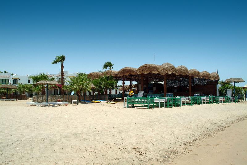 Lotus Bay Beach Resort - Bar