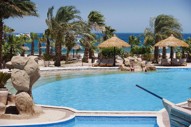 Lotus Bay Beach Resort - Havuz