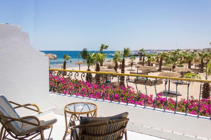 Lotus Bay Beach Resort - Plaj