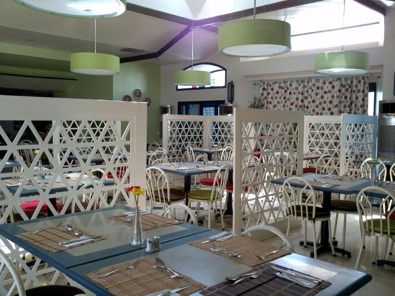 Lotus Bay Beach Resort - Restoran