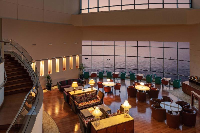 Le Méridien Al Aqah Beach Resort - Lobi