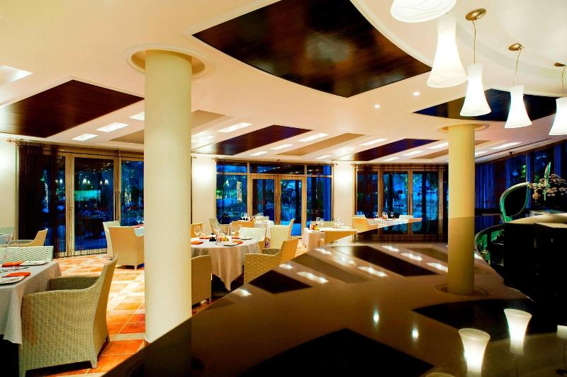 Le Méridien Al Aqah Beach Resort - Restoran