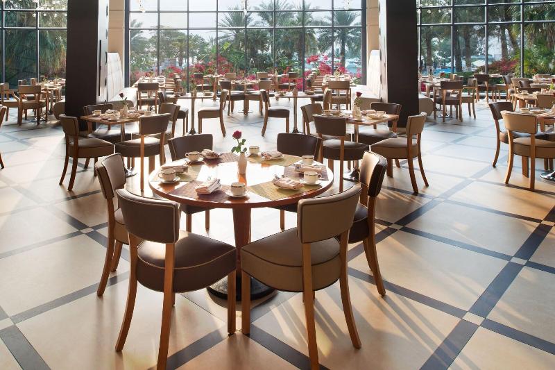 Le Méridien Al Aqah Beach Resort - Restoran