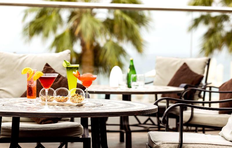 The Radisson Blu Resort Fujairah - Bar