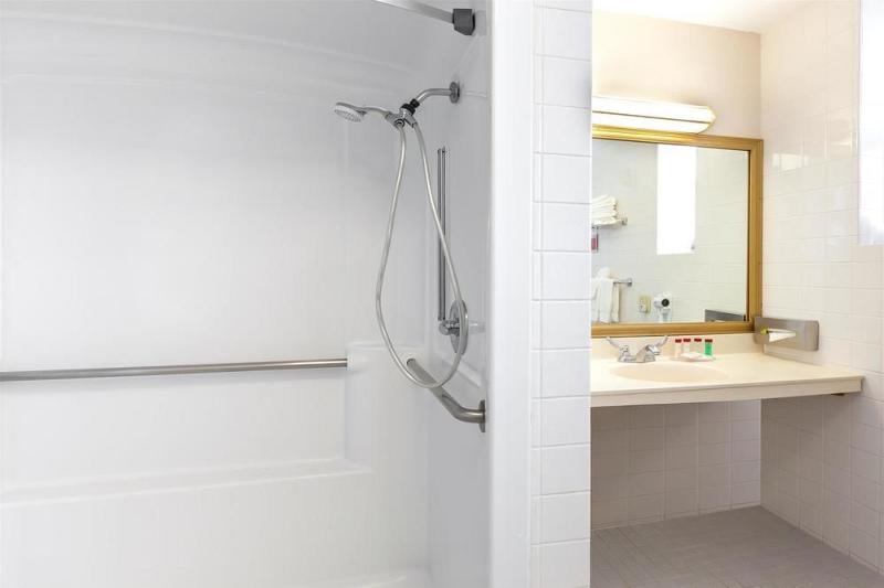 Ramada by Wyndham Jersey City - Oda
