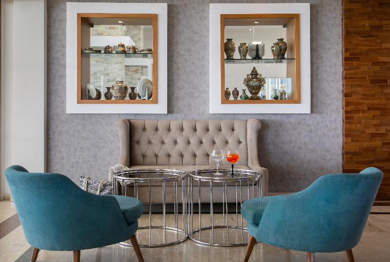 Asterias Beach Hotel - Bar