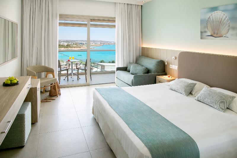 Asterias Beach Hotel - Oda