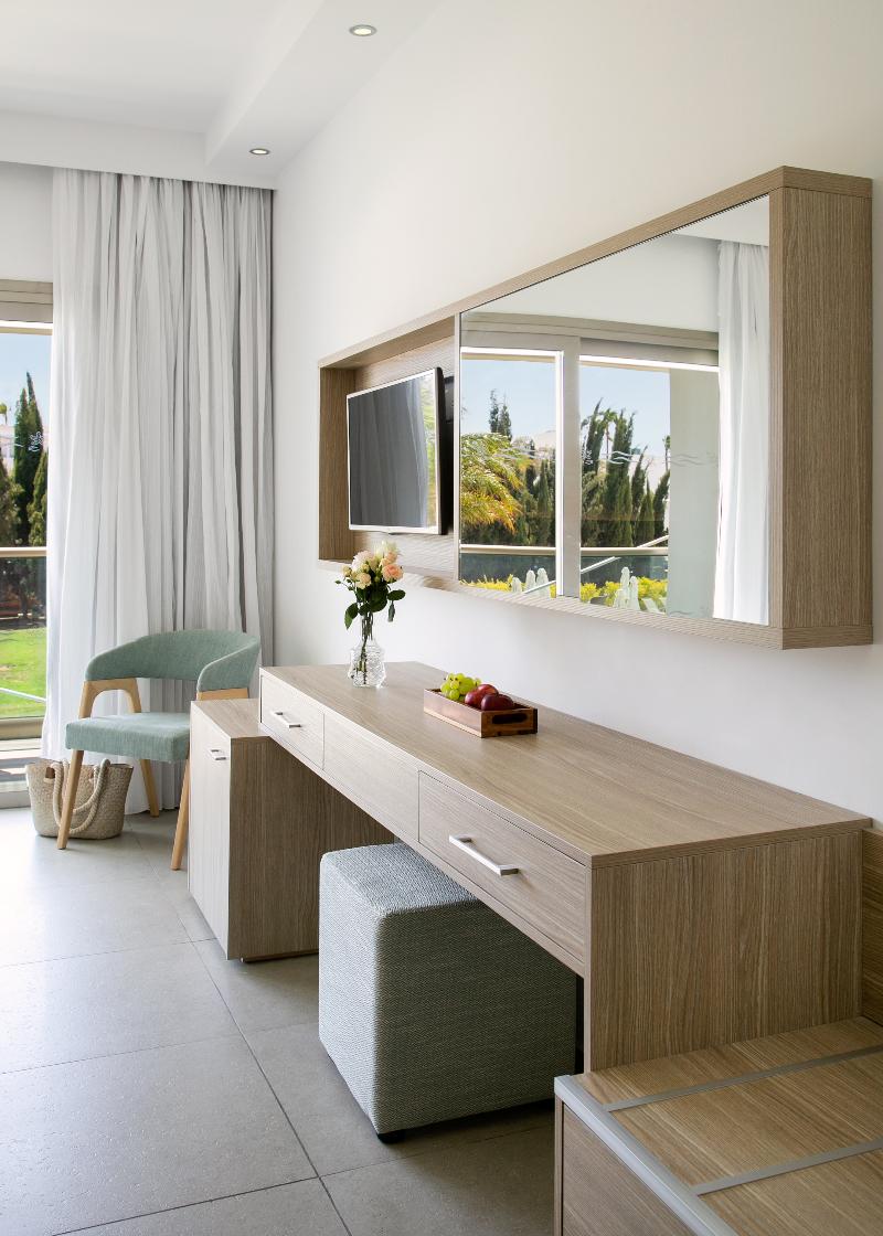 Asterias Beach Hotel - Oda