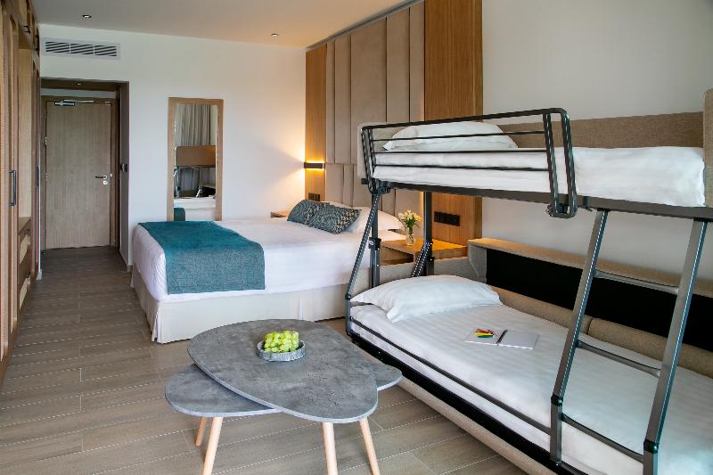 Asterias Beach Hotel - Oda