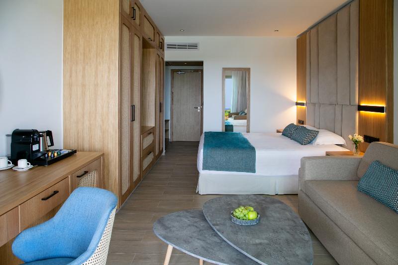 Asterias Beach Hotel - Oda