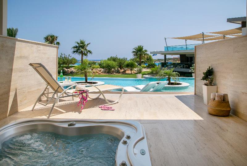 Asterias Beach Hotel - Oda