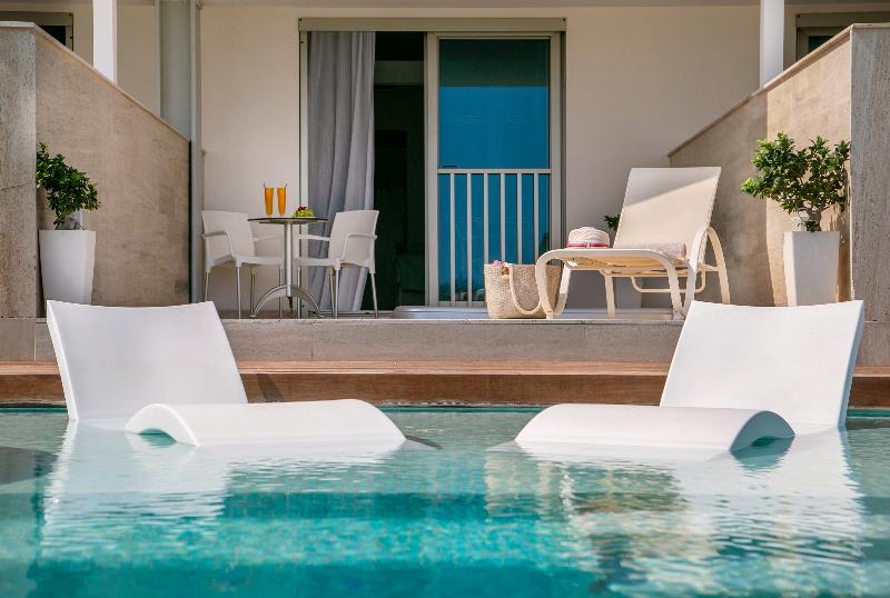 Asterias Beach Hotel - Oda