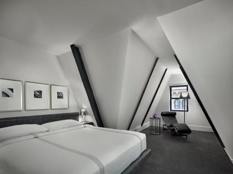 AKA Times Square - Apartments - Oda