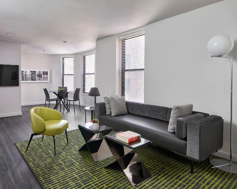 AKA Times Square - Apartments - Oda