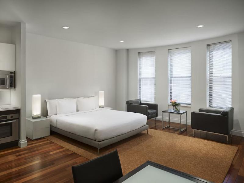 AKA Times Square - Apartments - Oda