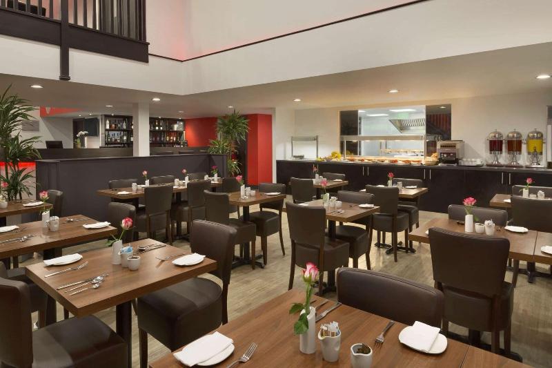 Ramada by Wyndham Oxford - Genel