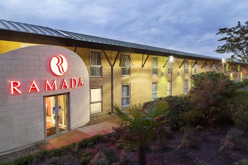 Ramada by Wyndham Oxford - Teras