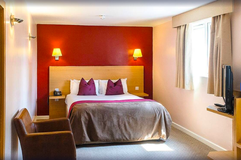 Luton Hotel - Oda