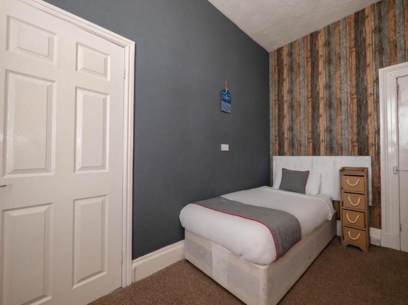 Luton Hotel - Oda