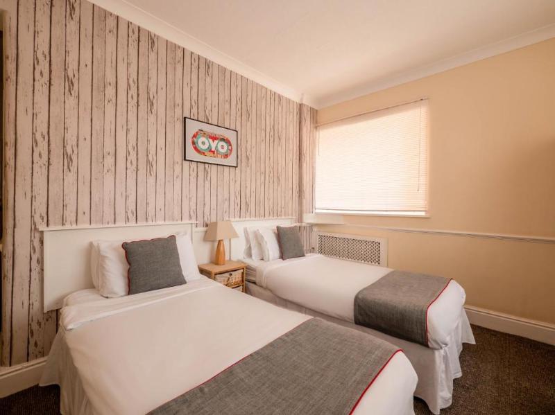 Luton Hotel - Oda
