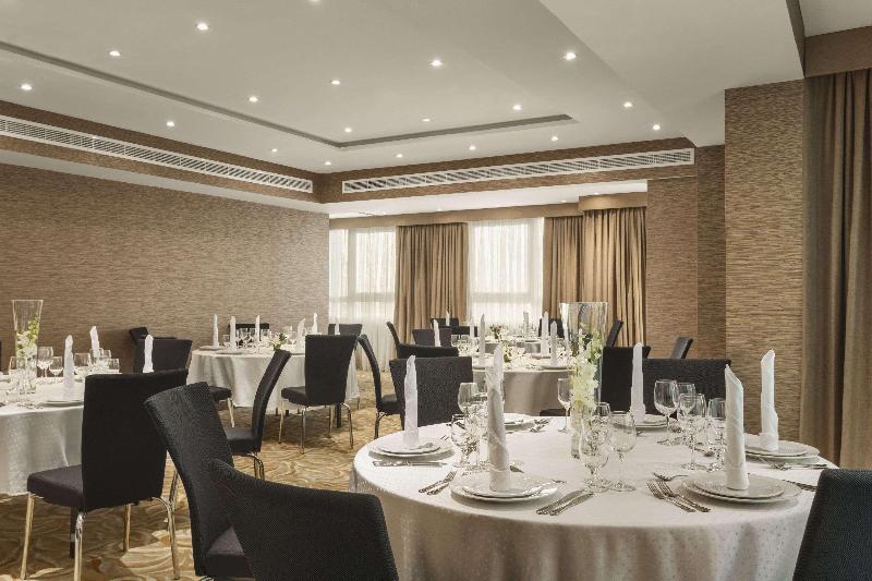 Hawthorn Suites By Wyndham Abu Dhabi City Center - Toplantı