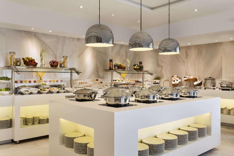 Hawthorn Suites By Wyndham Abu Dhabi City Center - Restoran
