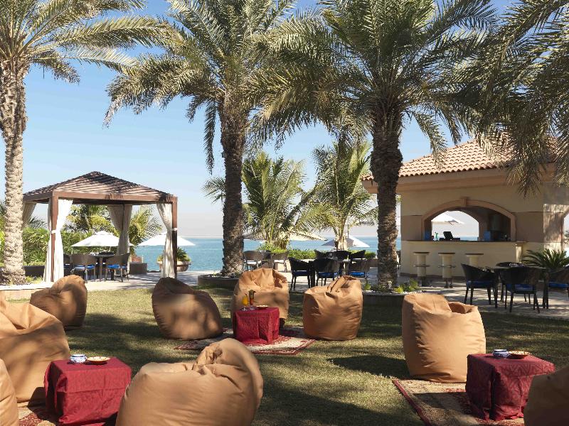 Al Raha Beach Hotel - Restoran