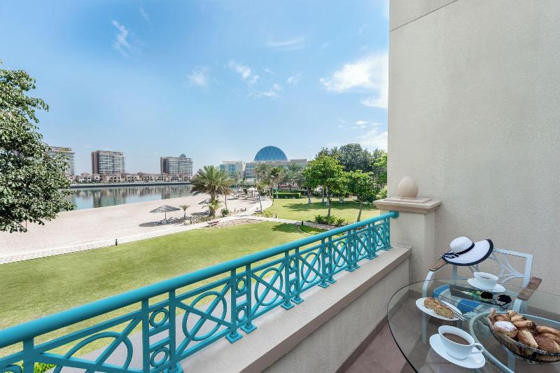 Al Raha Beach Hotel - Teras