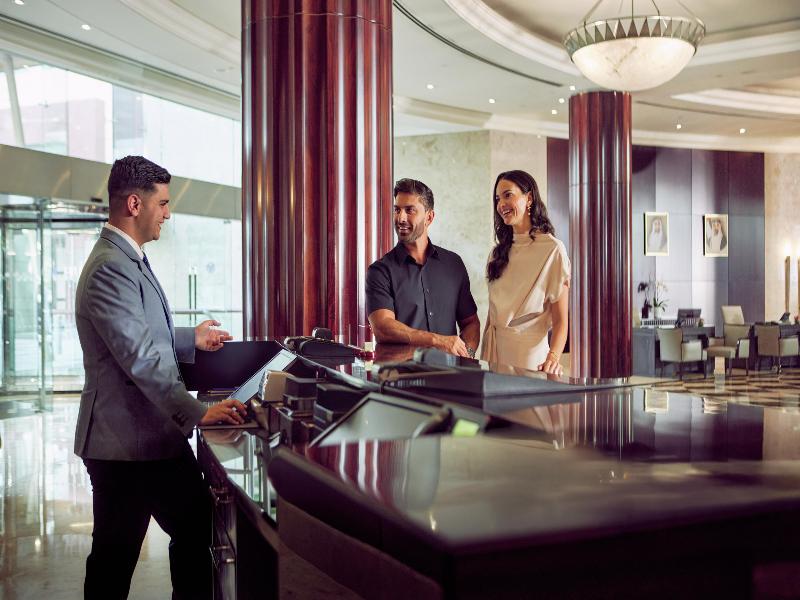 Beach Rotana - Lobi