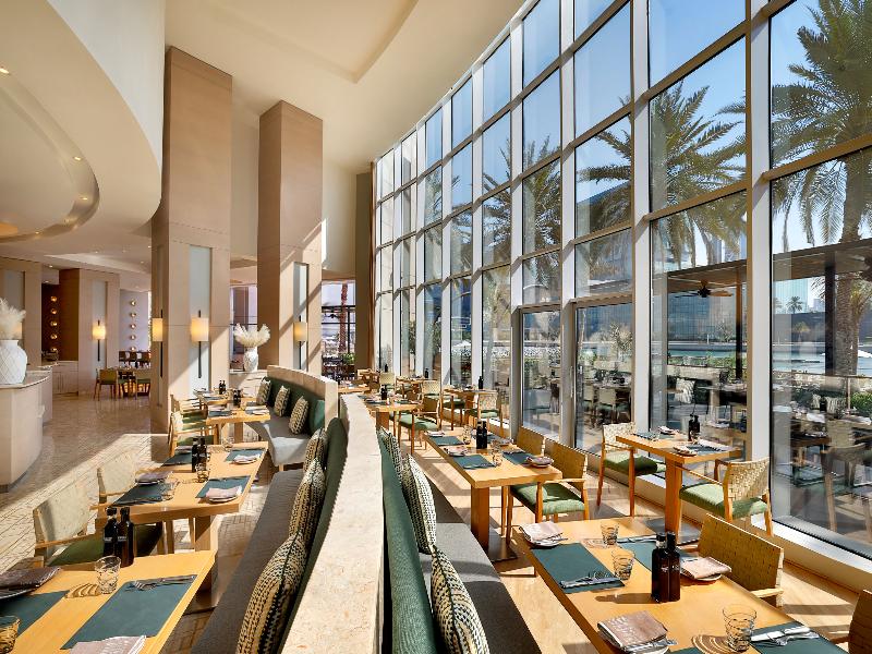 Beach Rotana - Restoran