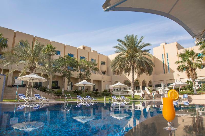 Metropolitan Al Mafraq Hotel - Havuz