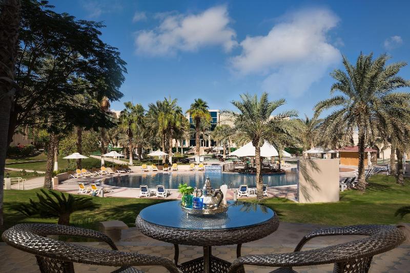 Metropolitan Al Mafraq Hotel - Teras